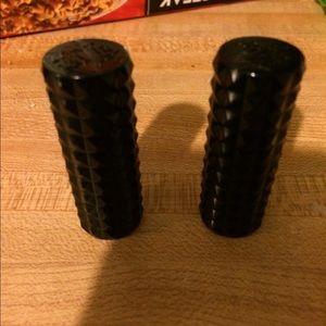 2 KVD mini studded kiss cream lipsticks